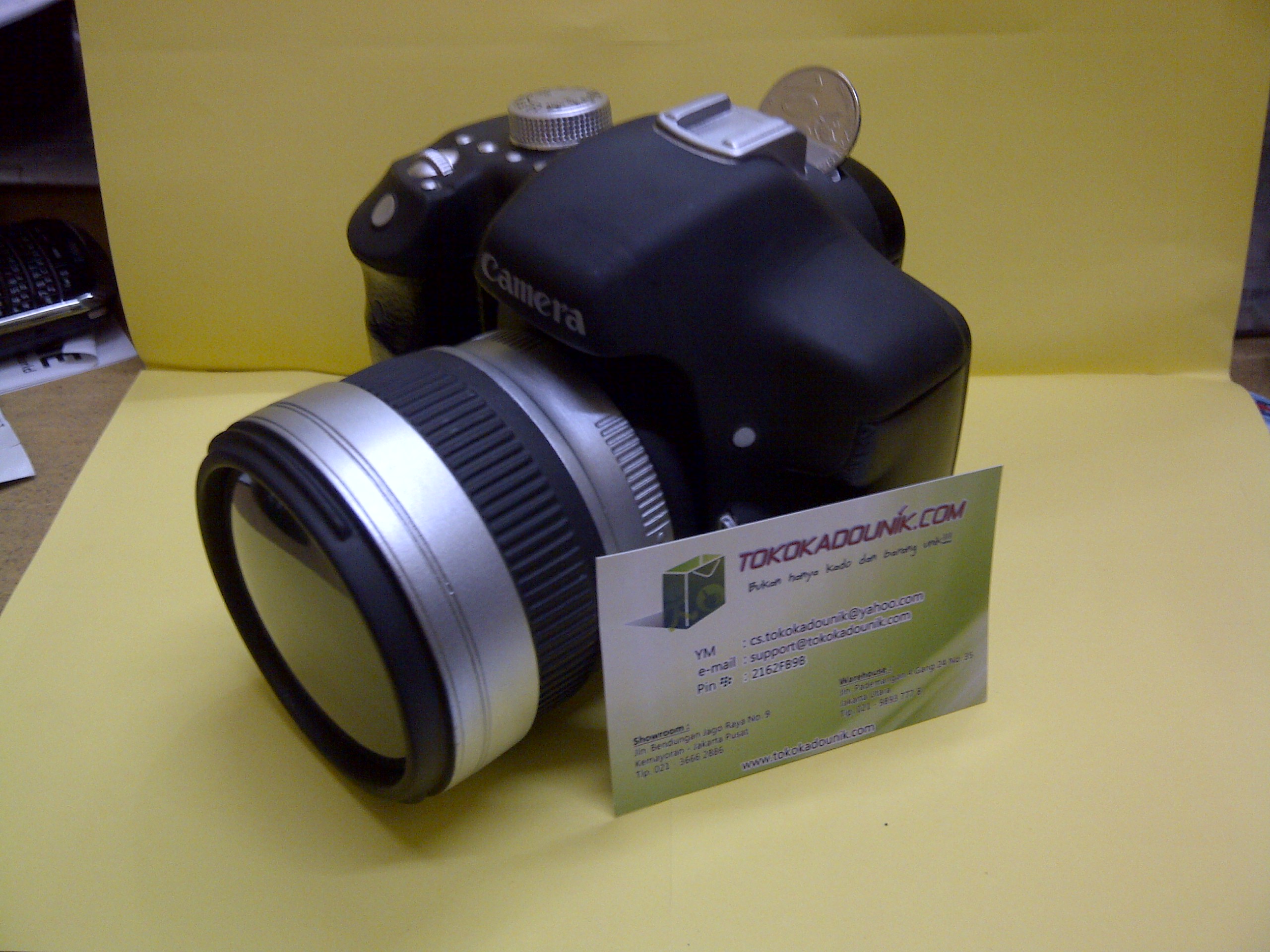 Celengan kamera SLR