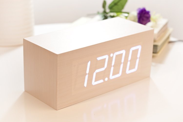 Wooden clock besar putih LED putih