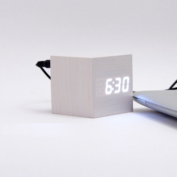 wooden clock kecil putih LED PUTIH